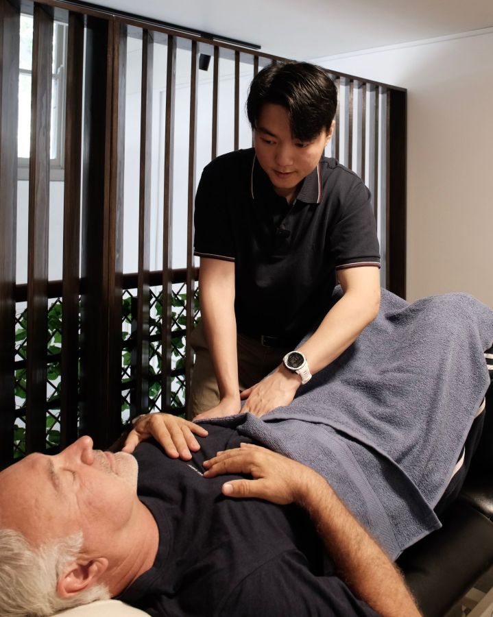 Soft tissue release technique applied to the torso